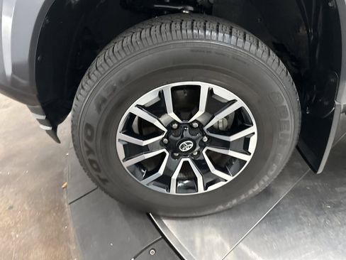 Used 2022 Toyota Tacoma TRD Sport w/ TRD Premium Sport Package image 28