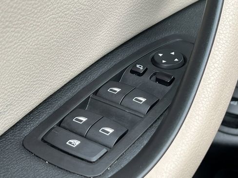 Used 2019 BMW X1 xDrive28i w/ Convenience Package image 16