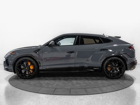 Used 2024 Lamborghini Urus Performante AWD/4WD image 4