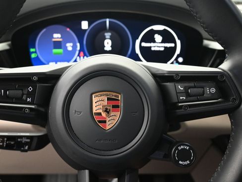 Certified 2025 Porsche Macan 4 Electric image 22