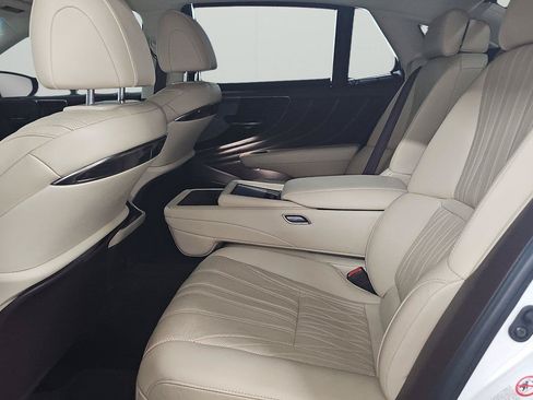 Used 2018 Lexus LS 500 AWD w/ Luxury Package image 11