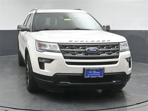 Certified 2018 Ford Explorer XLT w/ Equipment Group 202A image 2