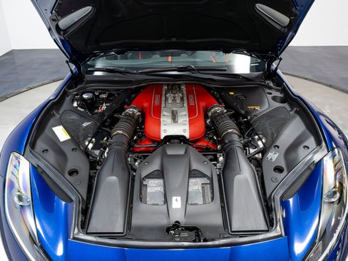 Used 2019 Ferrari 812 Superfast image 37