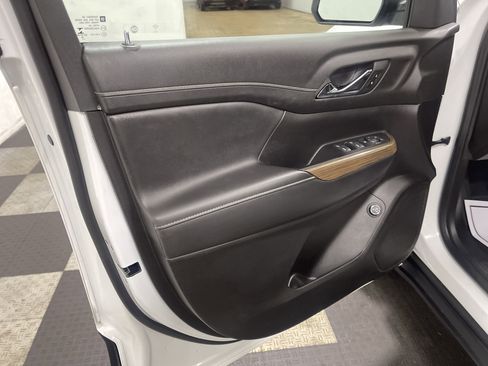 Used 2023 GMC Acadia SLE w/ Driver Convenience Package image 10