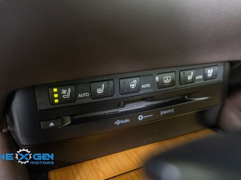 Used 2019 Lexus ES 350 w/ Accessory Package FWD image 24