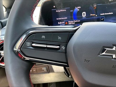 Used 2025 Chevrolet Equinox EV RS FWD image 12