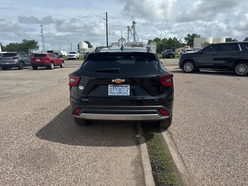 Used 2026 Chevrolet Trax LT w/ Driver Confidence Package FWD image 7