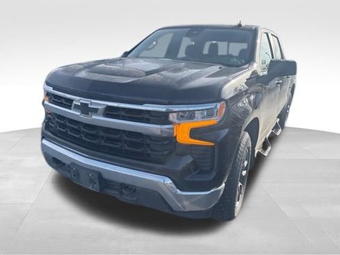 Used 2022 Chevrolet Silverado 1500 LT w/ Leather Package image 1