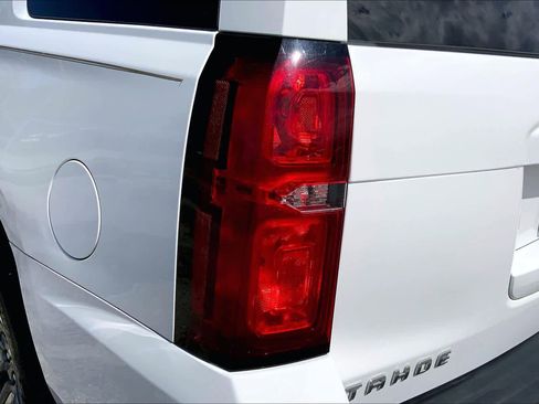 Used 2017 Chevrolet Tahoe LT w/ LT Signature Package RWD image 28