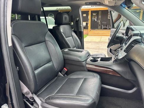 Used 2017 GMC Yukon XL SLT RWD image 16