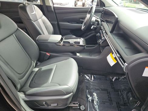 Used 2025 Hyundai Tucson Limited image 23
