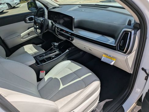 Certified 2026 Kia Sorento S FWD image 13