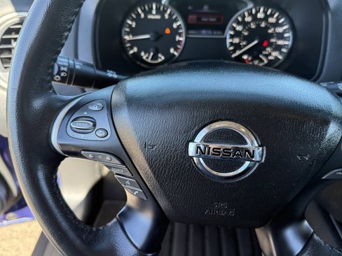 Used 2020 Nissan Pathfinder SV image 25