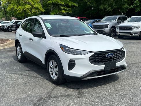 Used 2023 Ford Escape FWD image 3