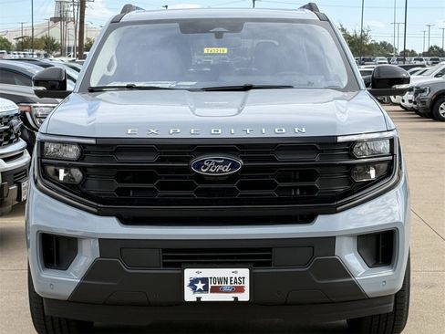 New 2025 Ford Expedition Max Active image 30