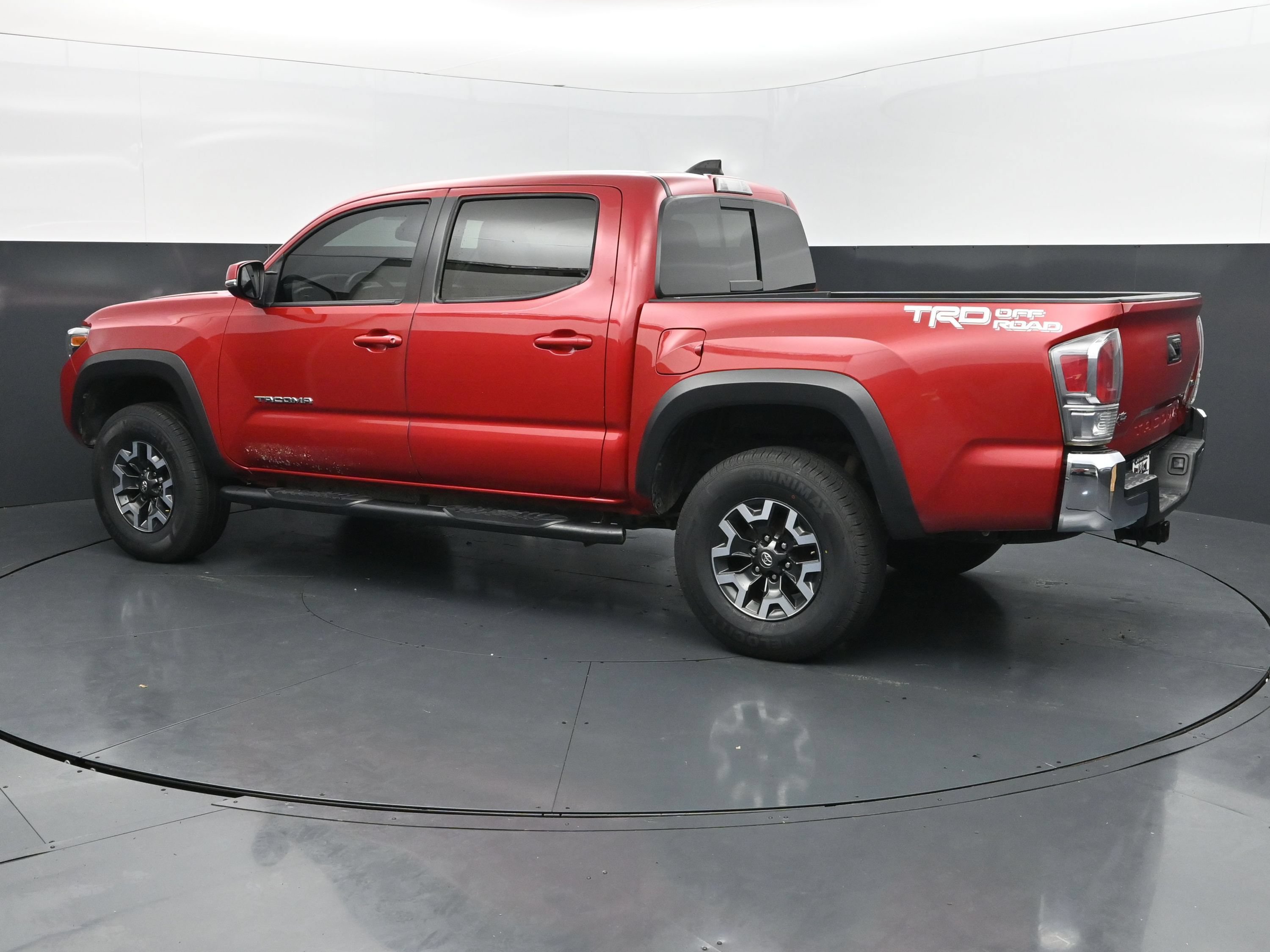 Used 2021 Toyota Tacoma TRD Off-Road RWD image 3