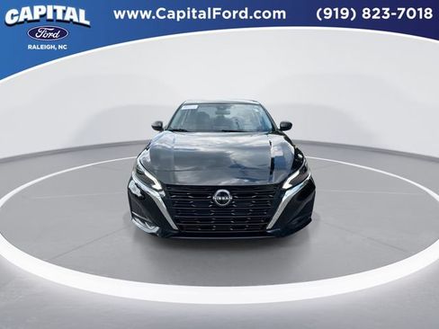 Used 2025 Nissan Altima 2.5 SV FWD image 3