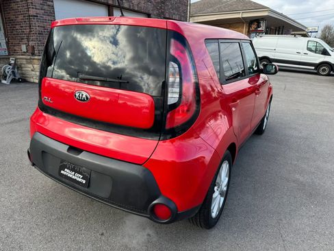Used 2015 Kia Soul + image 14