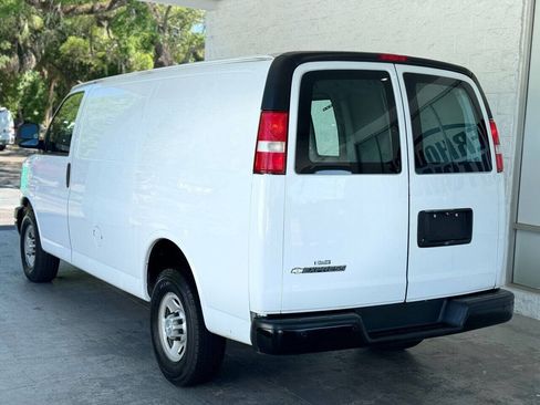 Used 2017 Chevrolet Express 2500 RWD image 6