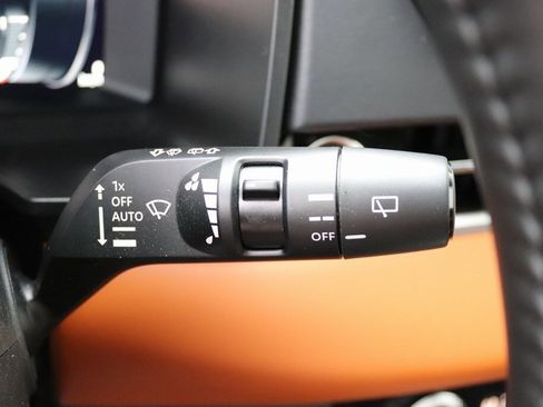 Used 2025 Mitsubishi Outlander SEL image 12