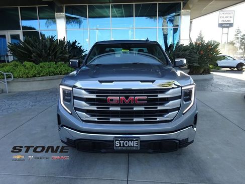 New 2026 GMC Sierra 1500 SLE image 2