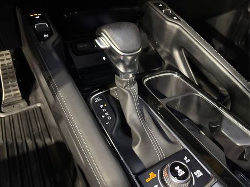 Certified 2022 Kia Telluride SX w/ SX Prestige Package image 38