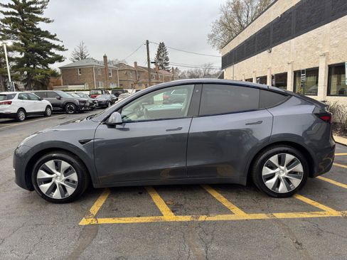 Used 2020 Tesla Model Y Long Range image 16