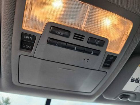 Used 2014 Toyota Highlander XLE AWD/4WD image 28