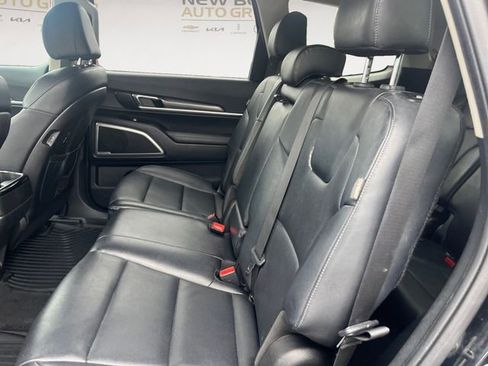 Used 2023 Kia Telluride LX FWD image 13