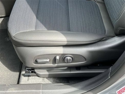 Used 2025 Buick Envista Preferred w/ Convenience I Package image 18