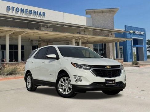 Used 2020 Chevrolet Equinox LT image 2