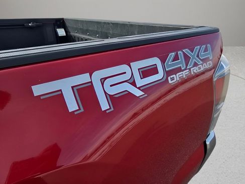 Used 2021 Toyota Tacoma TRD Off-Road image 11