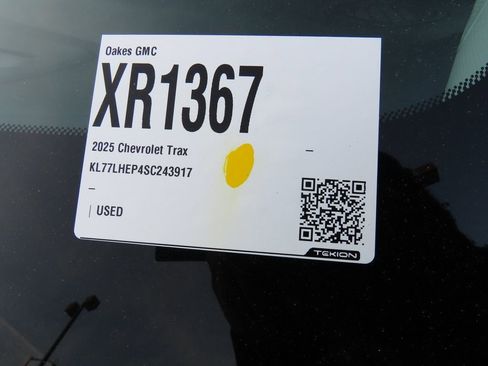 Used 2025 Chevrolet Trax LT w/ LT Convenience Package image 38