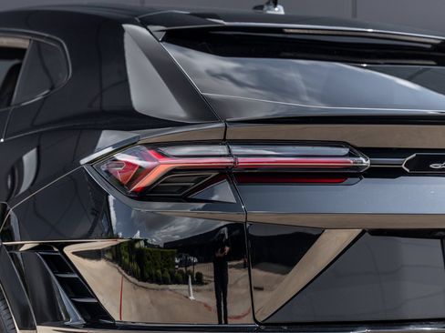 Used 2024 Lamborghini Urus S AWD/4WD image 12