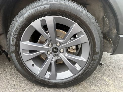 Used 2023 Ford Explorer XLT w/ Equipment Group 202A AWD/4WD image 50