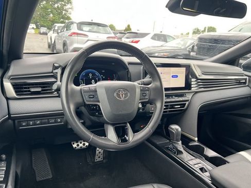 Used 2025 Toyota Camry SE FWD image 25