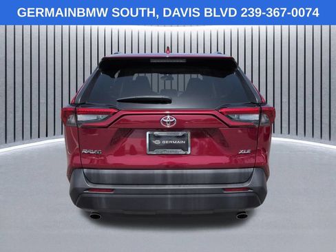 Used 2022 Toyota RAV4 XLE FWD image 6