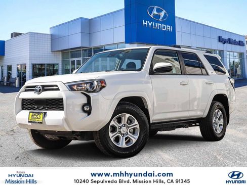 Used 2022 Toyota 4Runner SR5 image 1
