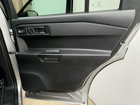 Used 2022 Ford Explorer AWD image 37