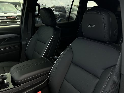 New 2026 Buick Enclave Sport Touring w/ Power Package FWD image 22