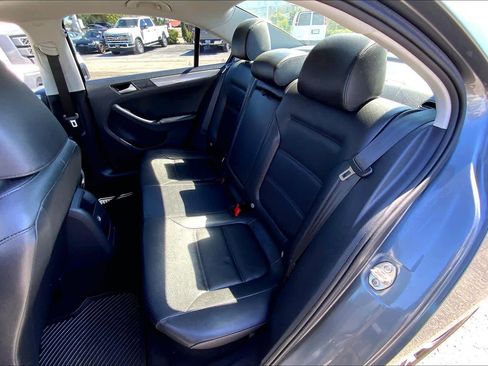 Used 2018 Volkswagen Jetta SE FWD image 19