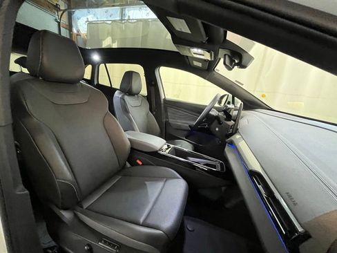 Used 2023 Volkswagen ID.4 Pro S AWD/4WD image 12