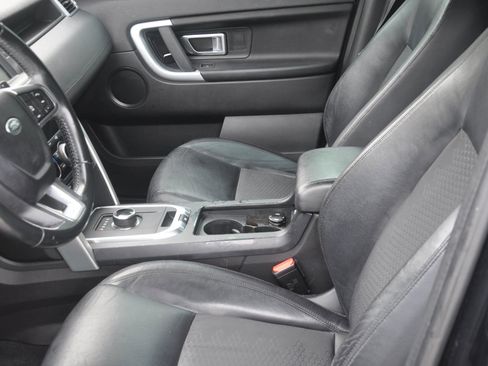 Used 2017 Land Rover Discovery Sport SE image 21