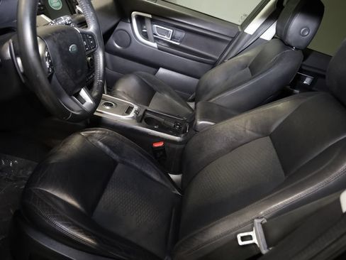 Used 2017 Land Rover Discovery Sport SE AWD/4WD image 16
