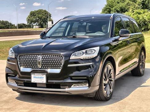 Used 2020 Lincoln Aviator Reserve w/ Equipment Group 202A AWD/4WD image 2