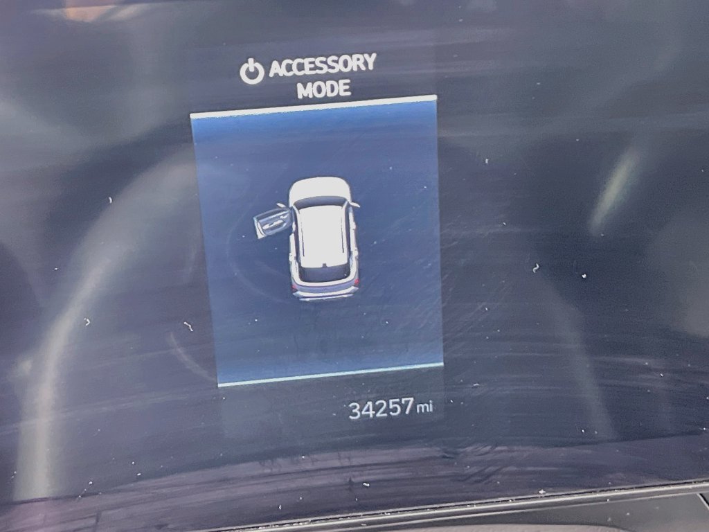 Certified 2025 Hyundai Kona SEL AWD/4WD image 11
