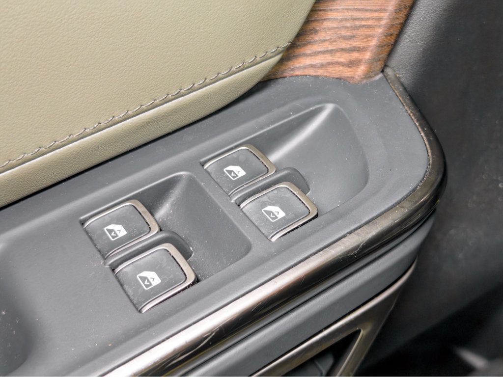 Used 2023 Rivian R1S Adventure Dual AWD/4WD image 8