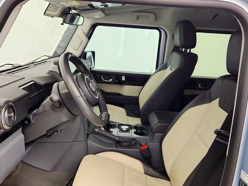 Used 2025 INEOS Grenadier Station Wagon AWD/4WD image 21