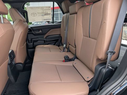 New 2026 Toyota 4Runner Limited AWD/4WD image 31