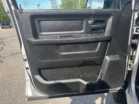 Used 2018 RAM 2500 Tradesman w/ Chrome Appearance Group AWD/4WD image 16